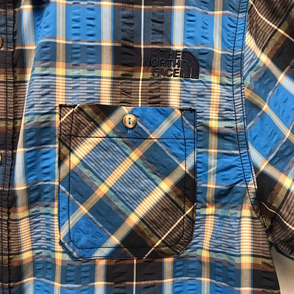 The North Face Shirt Mens‎ L Blue Plaid Short Sleeve Button Up Embroidered Logo.